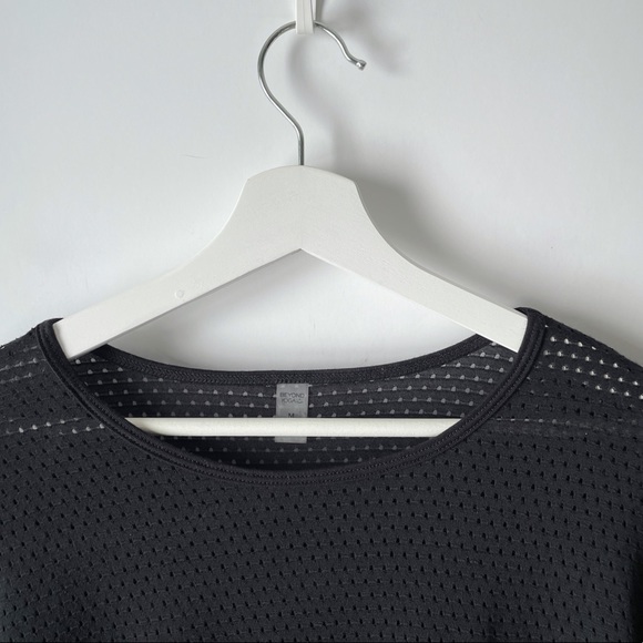 nwt beyond yoga  mesh me up pullover m - Picture 10 of 15